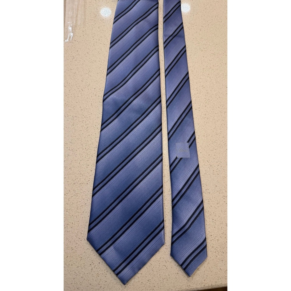 Brioni Mens Blue Black Diagonal Striped Silk Necktie Made in Italy